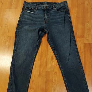 Banana Republic Tapered World Traveler Jean NEW WITHOUT TAGS